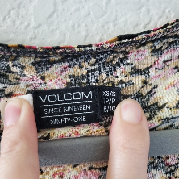 Volcom floral asymmetrical tunic top - Picture 6 of 9